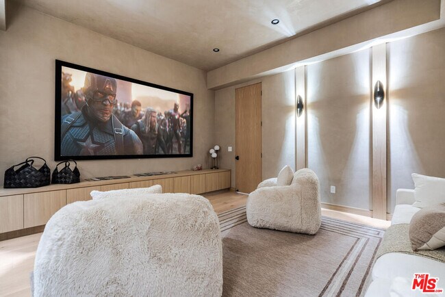 Building Photo - 5064 Encino Ave