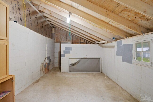 Building Photo - 6960 Klondike Rd