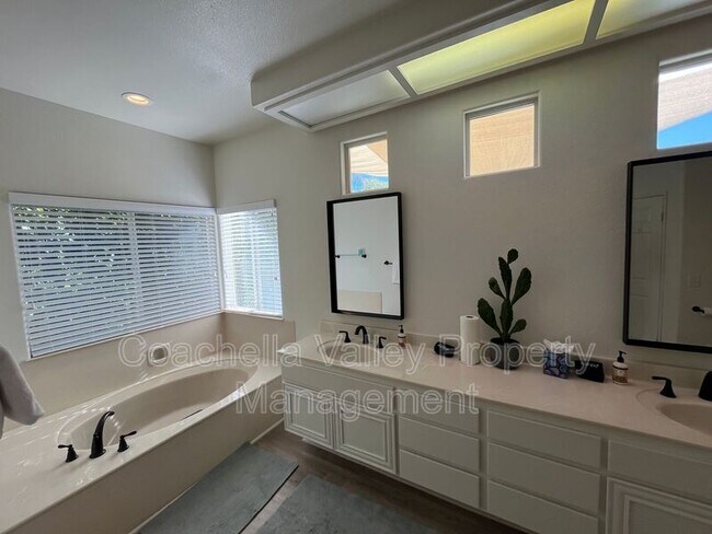 Building Photo - 79175 Latigo Cir