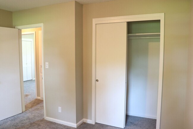 Building Photo - Handsome  3-bedroom ranch home!