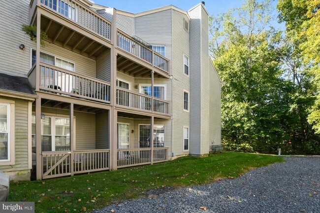 Building Photo - 7392 Elm Ct