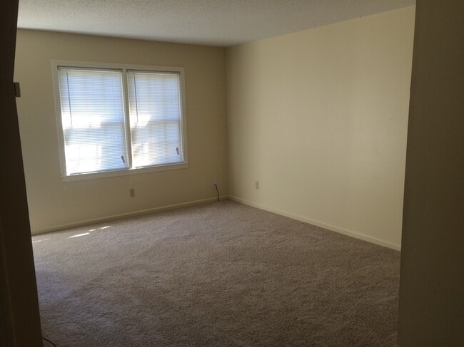 Building Photo - 15 Galphin Dr