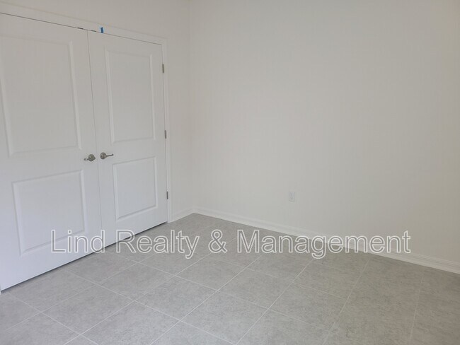 Building Photo - 15 Riptide Pl