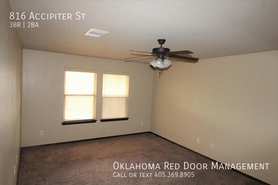 Building Photo - 816 Accipiter St