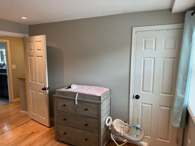 Building Photo - Modern 3 Bedroom Single Family - Available...
