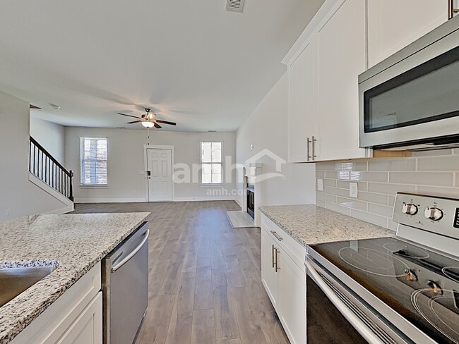 Building Photo - 5145 Jack Byrnes Dr