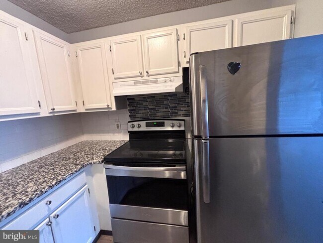 Building Photo - 4810B Aberdeen Dr