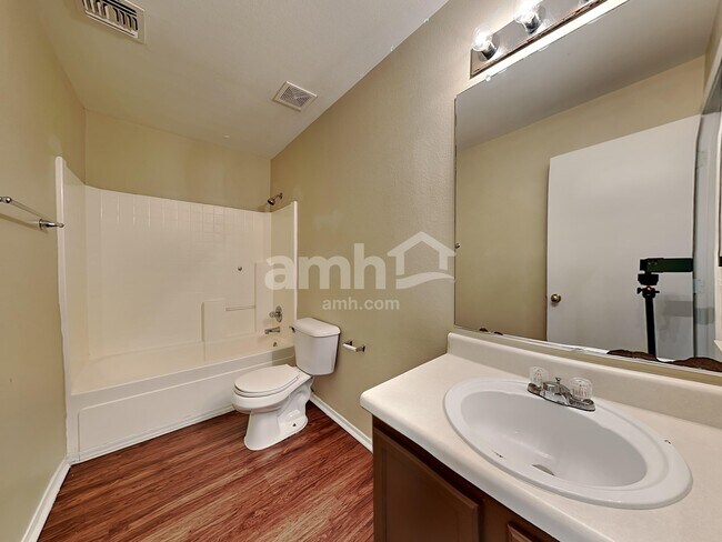 Building Photo - 11167 W Garfield St