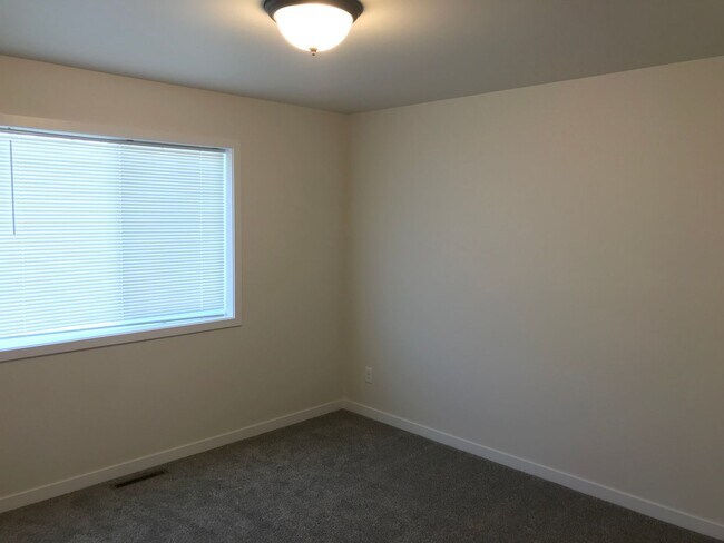Building Photo - 2148 Allison Ln W