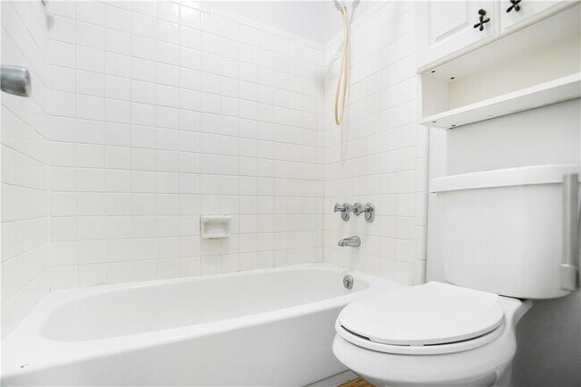 Building Photo - 1006 Dunbar Dr