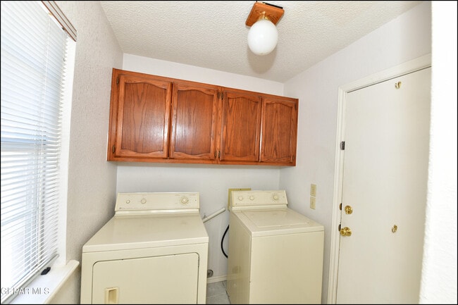 Building Photo - 6553 Brisa Del Mar Dr