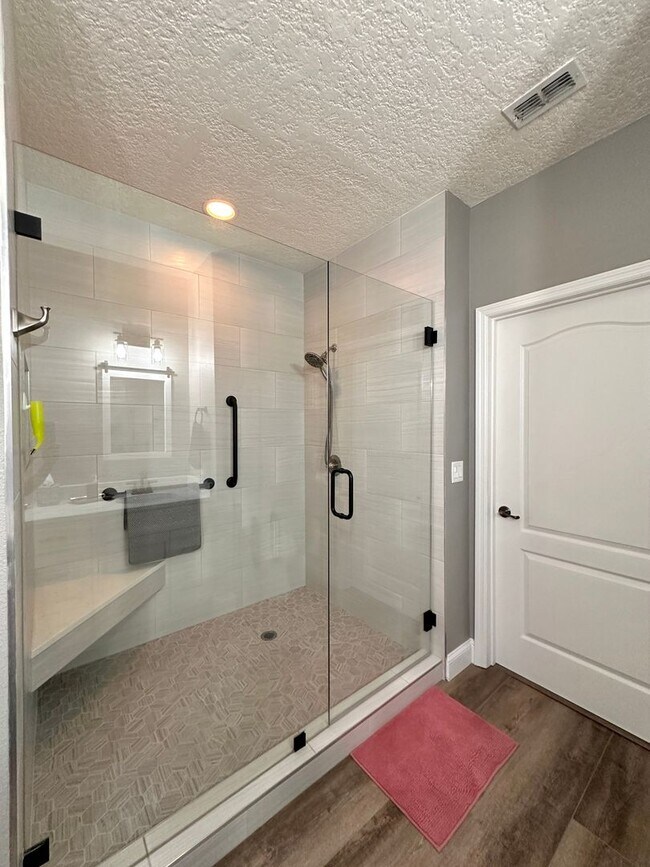 Building Photo - 45 Riverview Bend S