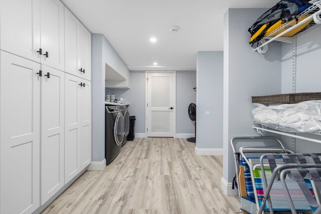 Building Photo - 54 Westcote Close