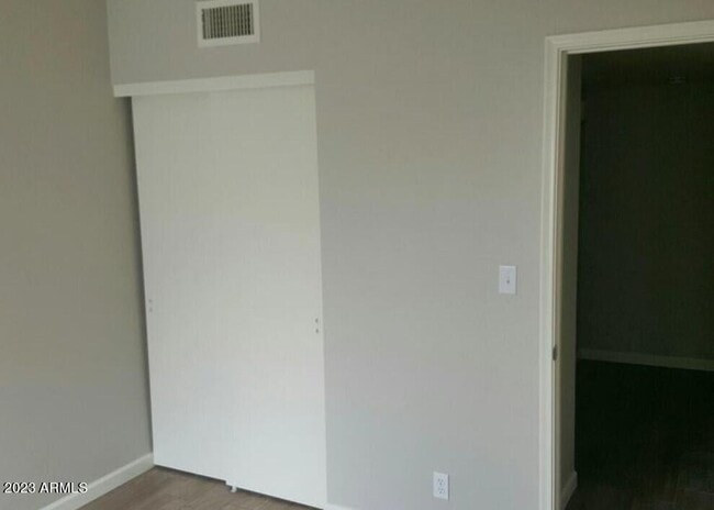 Building Photo - 1216 E Townley Ave