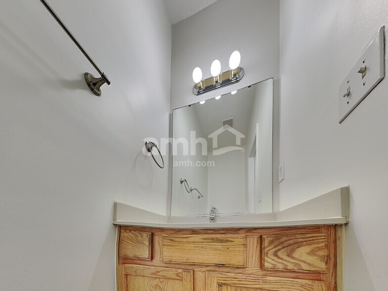 Building Photo - 5805 Brookshadow Dr