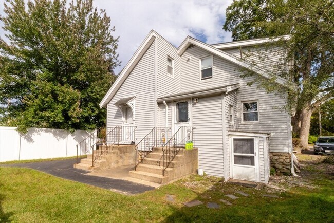 Building Photo - 903 Granite St