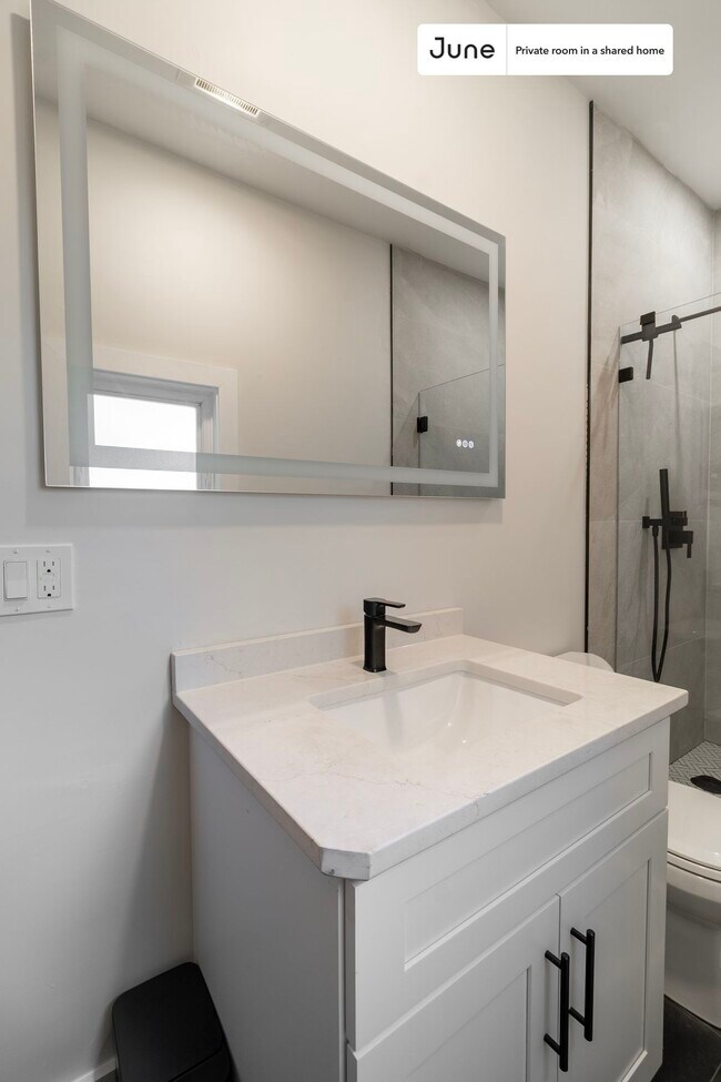 Building Photo - Room in Shared 5 bed/2 bath home in Roxbury