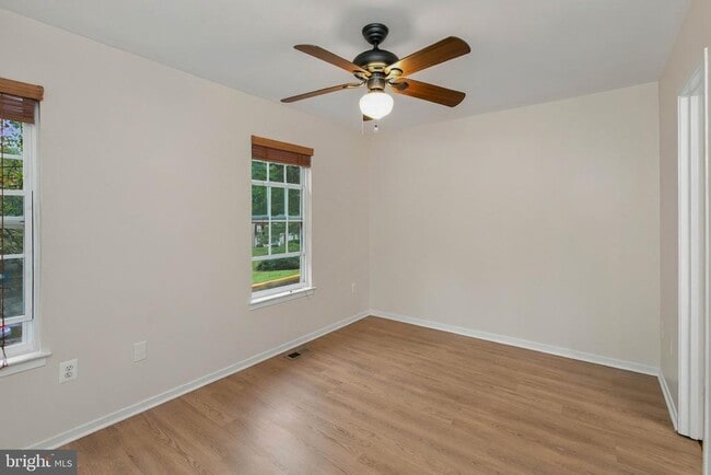 Building Photo - 1327 Alderton Ln