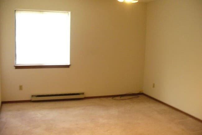 Building Photo - 203 Ski Ct