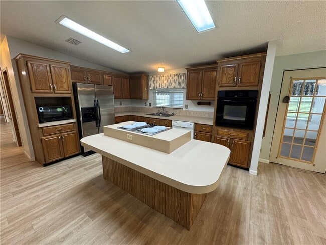 Building Photo - 25704 Oak Alley