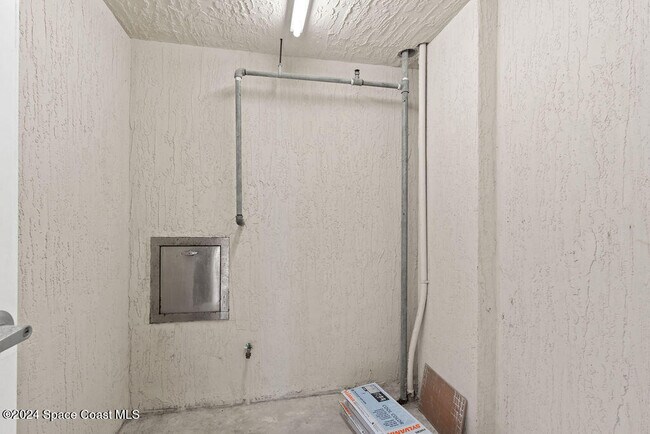 Building Photo - 1755 N Hwy A1A