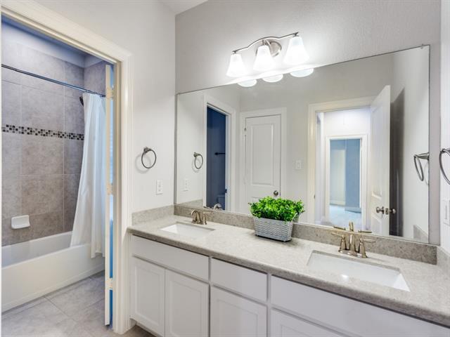 Building Photo - 3683 Sevilla Dr