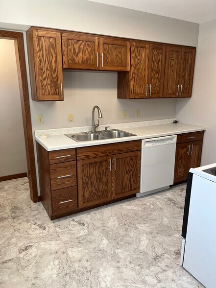 Building Photo - 1043 6th Ave