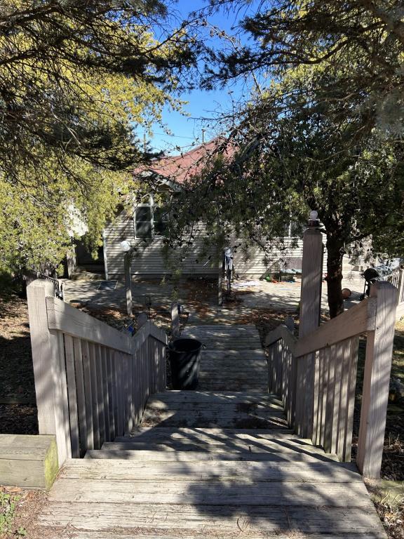 Building Photo - 715 Hampton St