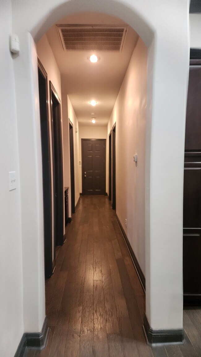 Building Photo - 510 Annaberg Dr