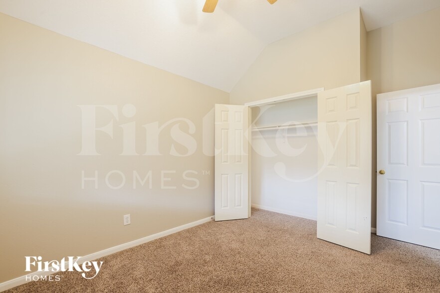 Building Photo - 15722 E Astern Dr