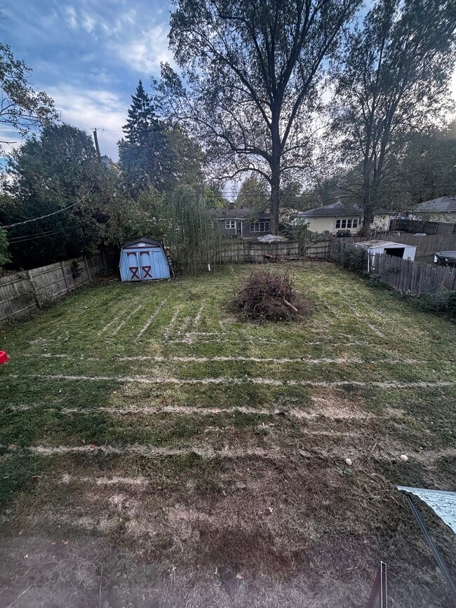 Building Photo - 2081 W Riverview Ave