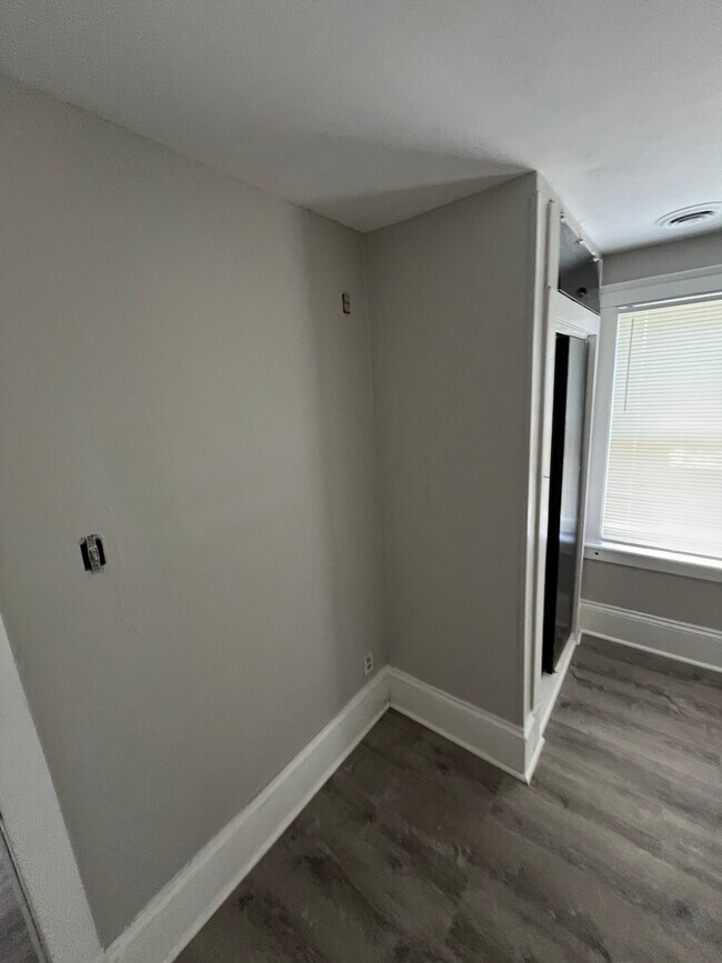 Building Photo - 283 Wilbraham Rd