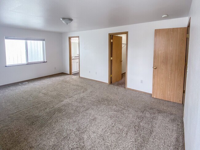 Masters bedroom - 9010 174th Street Ct E