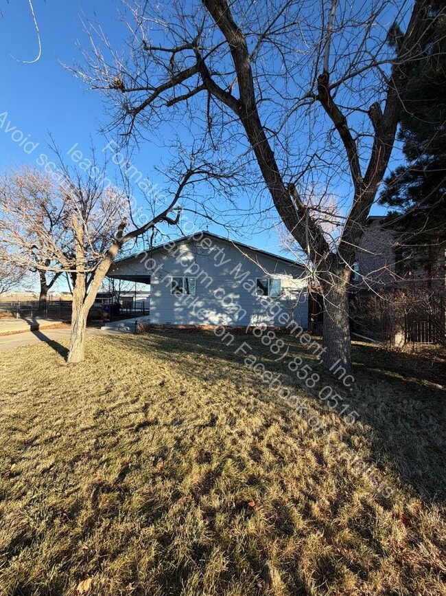 Building Photo - 105 2nd St