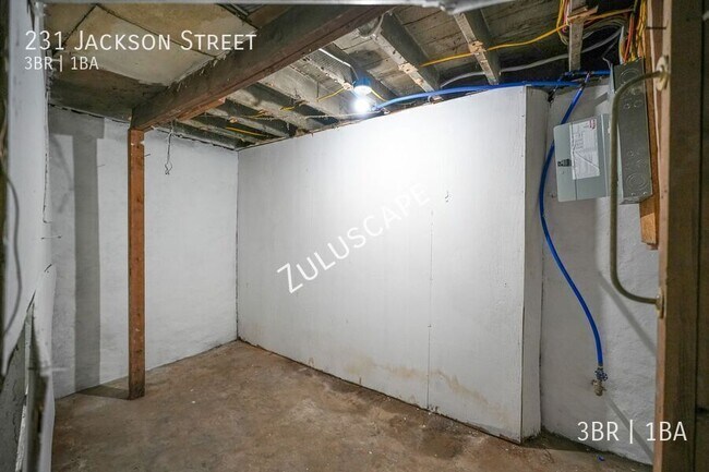 Building Photo - 231 Jackson St