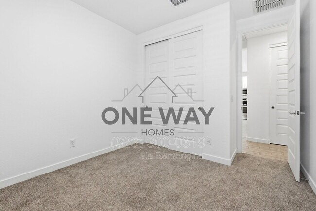 Building Photo - 2962 E Mohave Ln