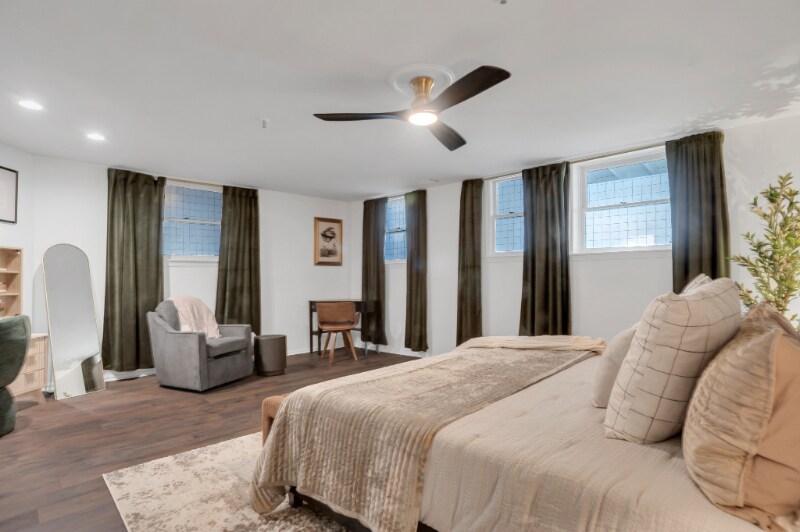 Building Photo - 121 W Hall St