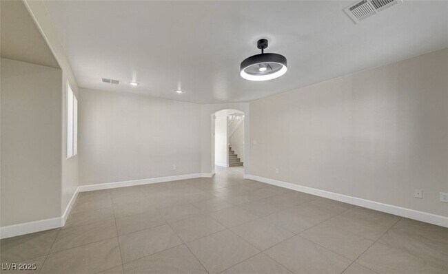 Building Photo - 5733 Rose Tiara Dr