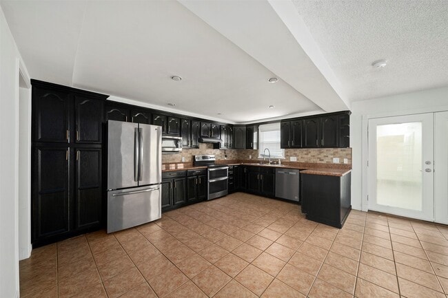 Building Photo - 9404 Denbury Way