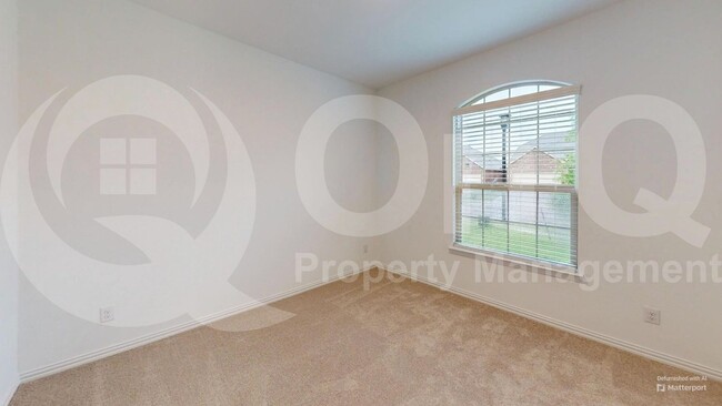Building Photo - 1420 Rousseau Dr