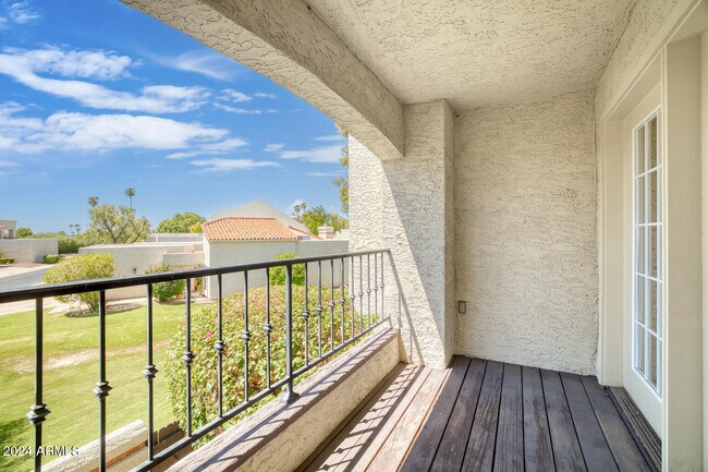 Building Photo - 5732 N 25th St