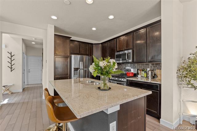 Building Photo - 2065 W 67th Pl