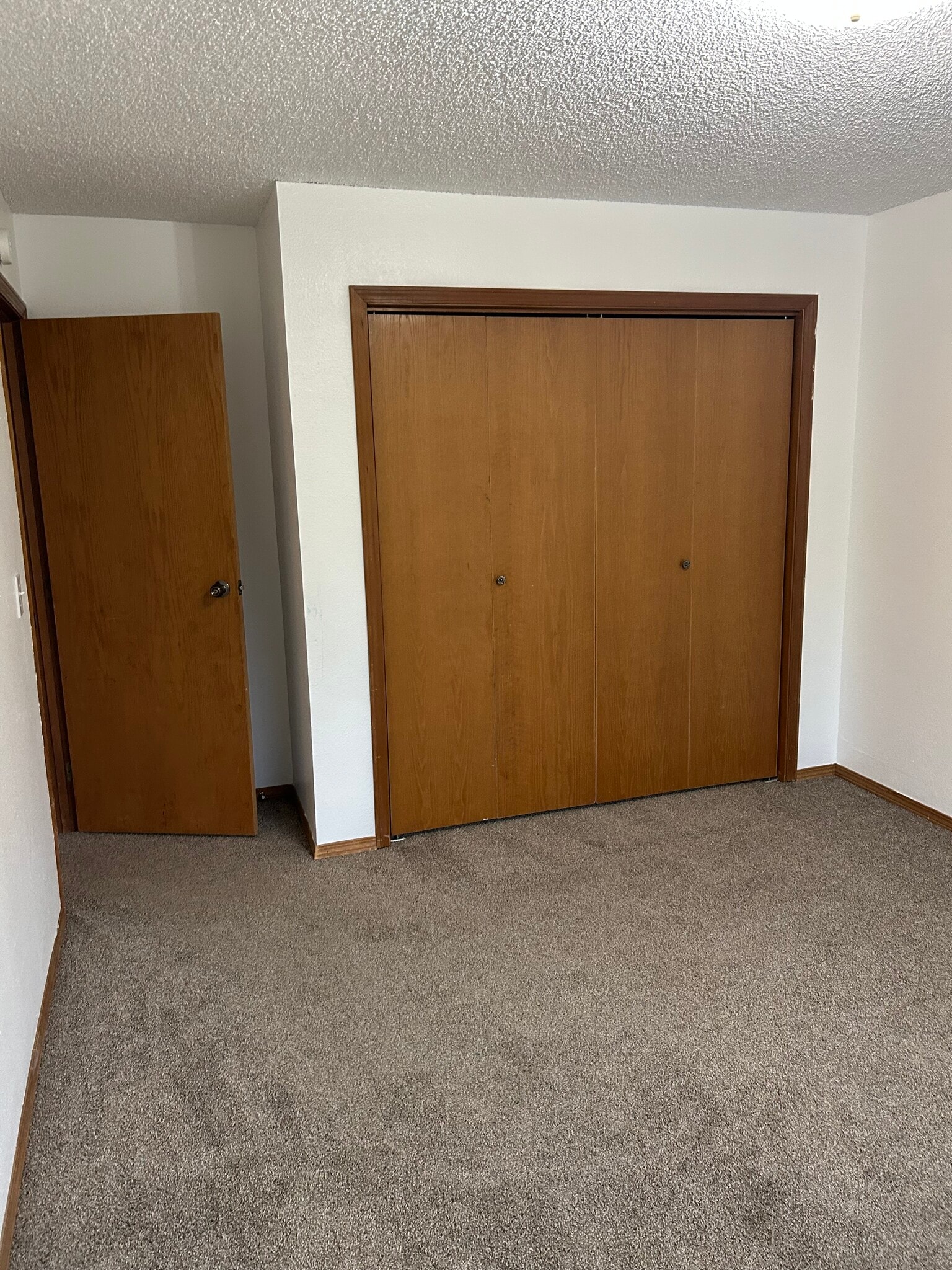 Building Photo - 5001 E Mayflower Ln