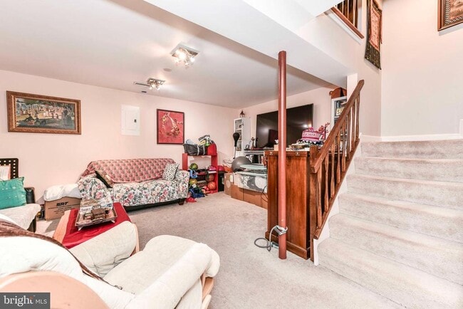 Building Photo - 261 Gundry Dr