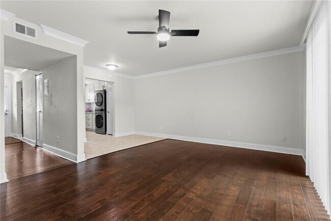 Building Photo - 5621 Kingsport Dr
