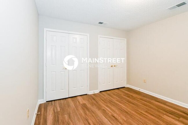 Building Photo - 4 Bedroom Pet-Friendly Home in MEMPHIS, TN with Main Street Renewal