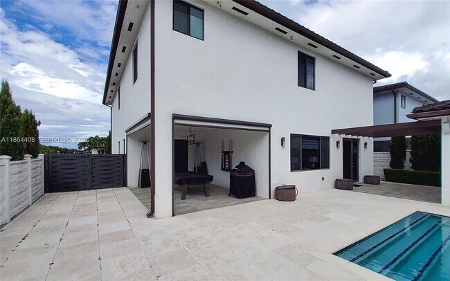 Building Photo - 14680 SW 17th St