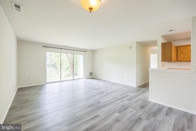 Building Photo - 905 Rabbit Run Rd