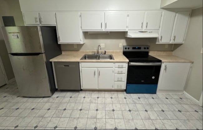 Building Photo - $0 SECURITY DEPOSIT, $50 Visa Gift Card & ...