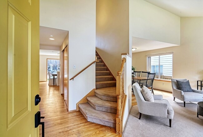 Building Photo - 4bd/2.5ba Renton Home